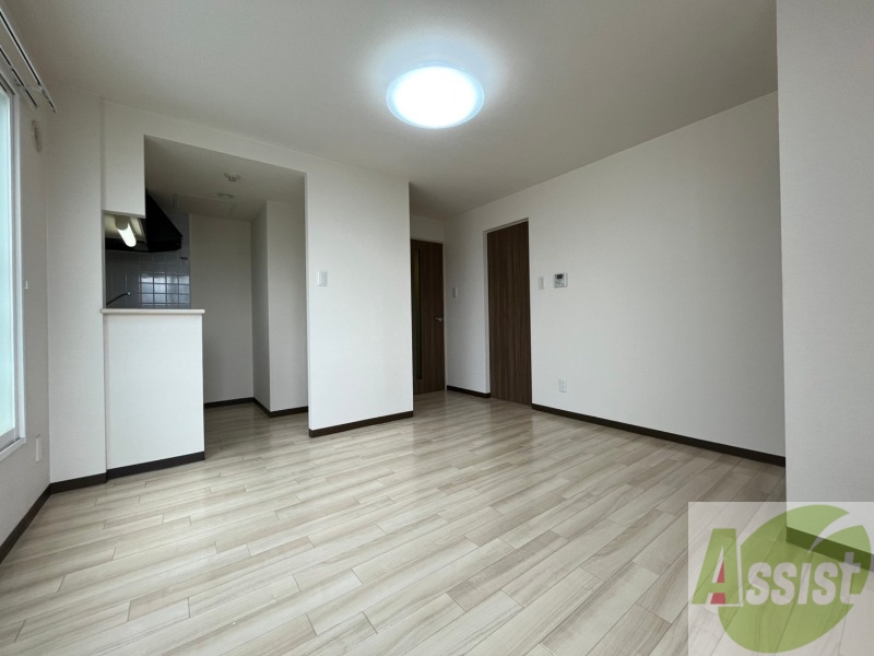 居室・リビング　広くてキレイなお部屋が広がっていて、充実した生活が送れそう。