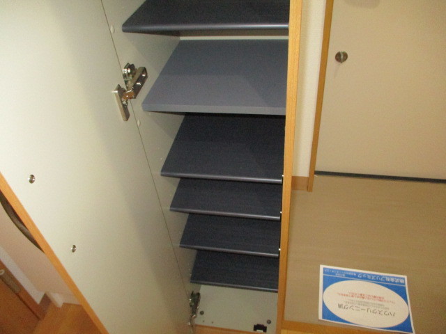 玄関　シューズボックス付き