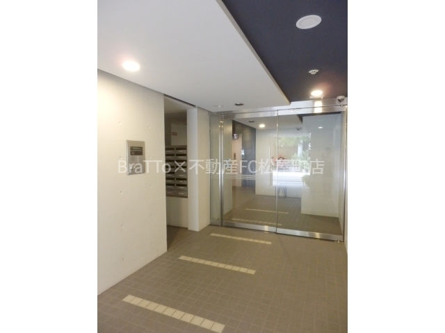 エントランス　マンション共用部分（オートロック付き）