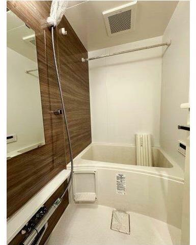 バス・シャワールーム　嬉しい追い焚き機能付きです♪