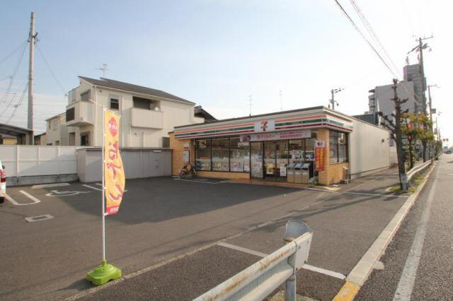 コンビニ　セブンイレブン岸和田加守町2丁目店（コンビニ）まで297m