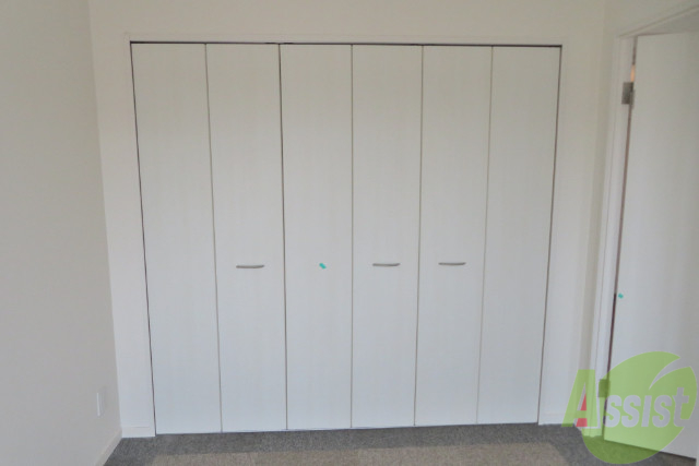 収納　６．１帖の洋室には、広いクローゼット付きです。