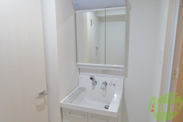 洗面設備　独立洗面台なので、朝の身支度もバッチリです。