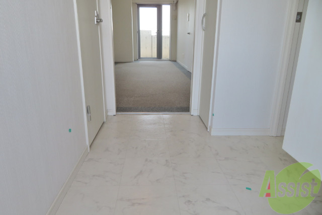 玄関　玄関は、そのままお部屋なので靴で上がってしまいそうですね。