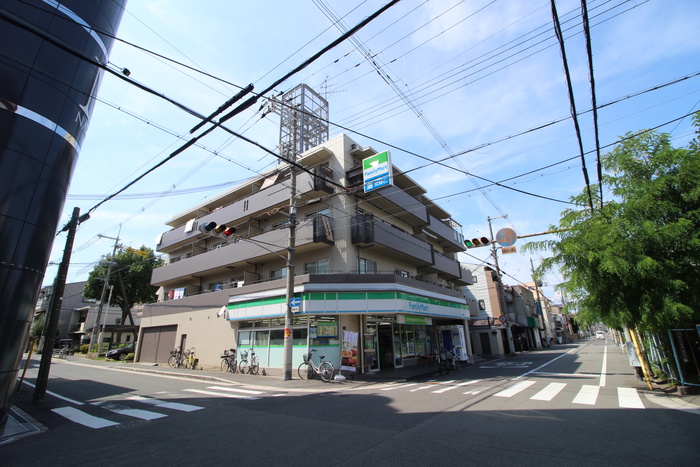 スーパー　ファミリーマート長居西店（スーパー）まで100m