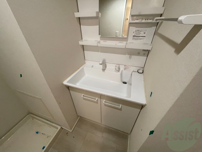 洗面設備　洗面は独立になっているので忙しい朝もばっちりですね。