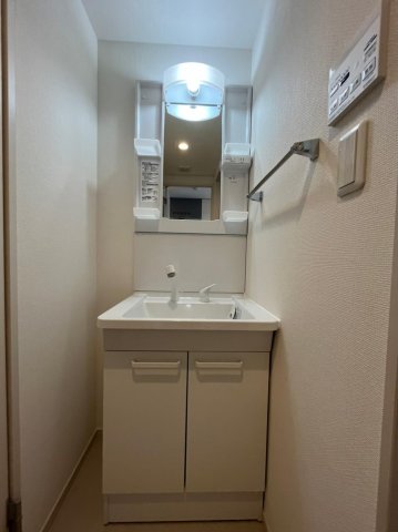 洗面設備　同シリーズ物件のモデルルームになります※現況優先