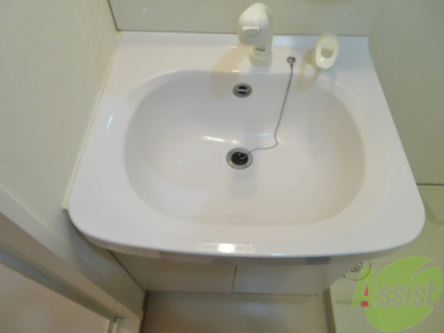 洗面設備　洗面台。身支度にはかかせないですよね～。