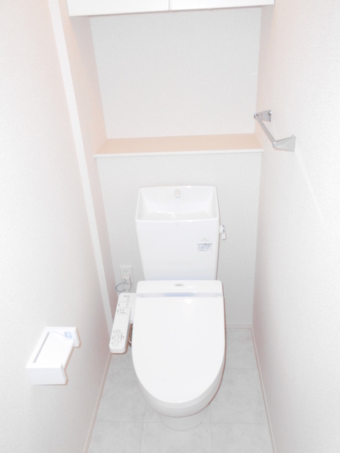 トイレ　１０５：温水洗浄暖房便座