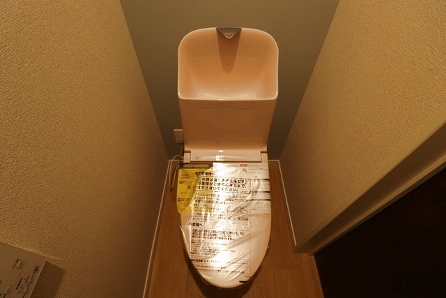 トイレ　別部屋の参考写真です建築中のお部屋です