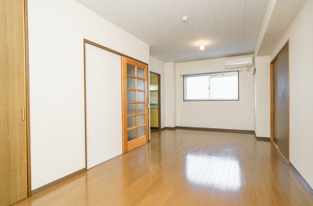 居室・リビング　☆明るい居間☆