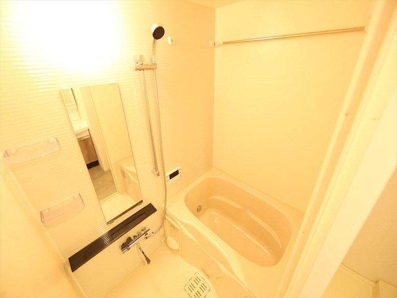 バス・シャワールーム　浴室暖房乾燥機付　追い焚き・オートバス機能付お風呂