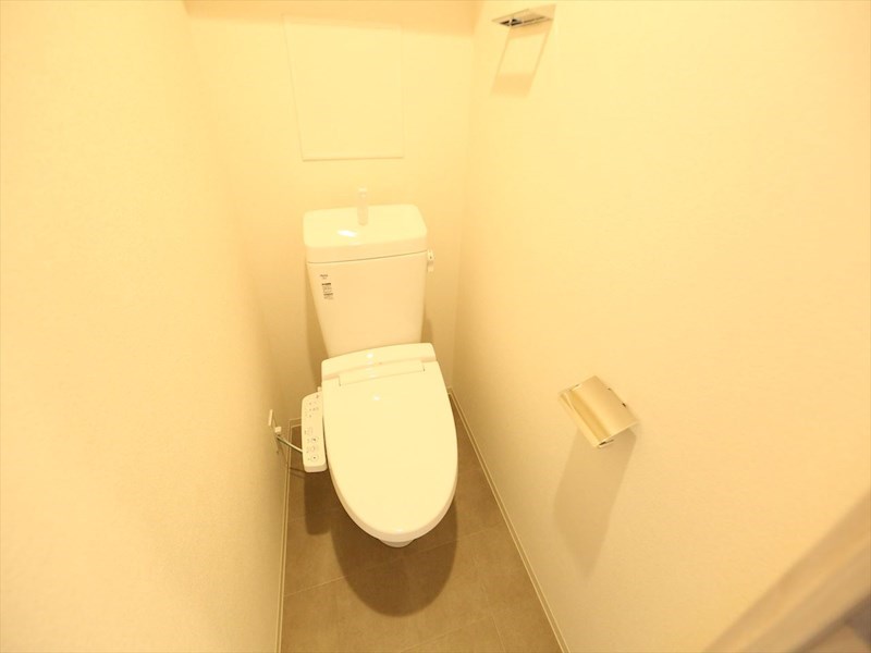 トイレ　温水洗浄暖房便座付トイレ