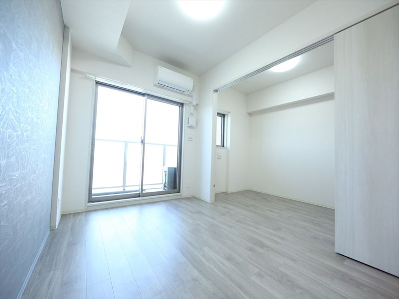 バルコニー　ＬＤＫ8.9帖　洋室5.1帖　エアコン完備　バルコニー