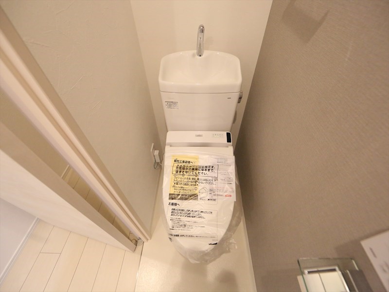 トイレ　温水洗浄暖房便座付トイレ