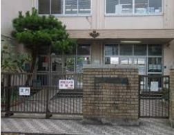 中学校　葛飾区立常盤中学校（中学校）まで300m