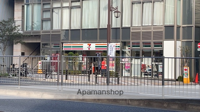 コンビニ　セブンイレブン（コンビニ）まで220m