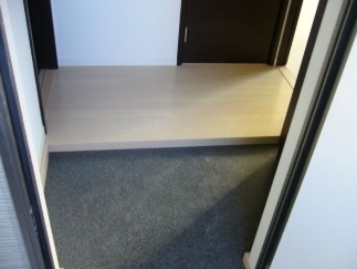 玄関　※反転タイプの写真です