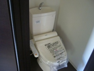 トイレ　※反転タイプの写真です