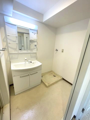 洗面設備　イメージとして同建物他部屋を表示しています