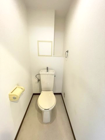 トイレ　イメージとして同建物他部屋を表示しています