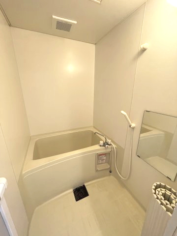 バス・シャワールーム　イメージとして同建物他部屋を表示しています