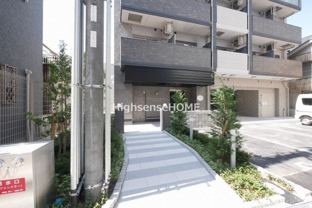 エントランス　清潔なエントランスです