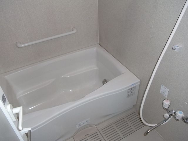 バス・シャワールーム　追い焚き機能付きバスルーム