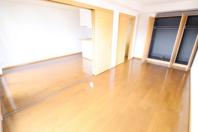 その他部屋・スペース　洋室９．４帖とリビング