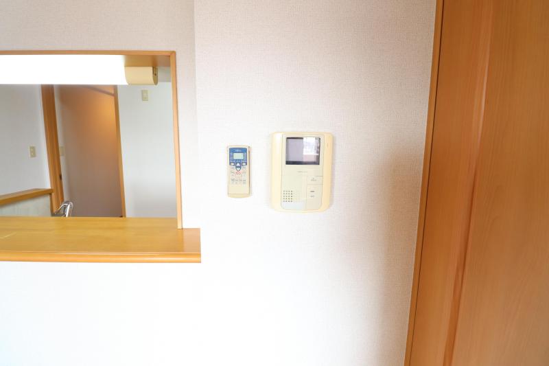 セキュリティ　ＴＶインターホン、オートロックの解除もできます。