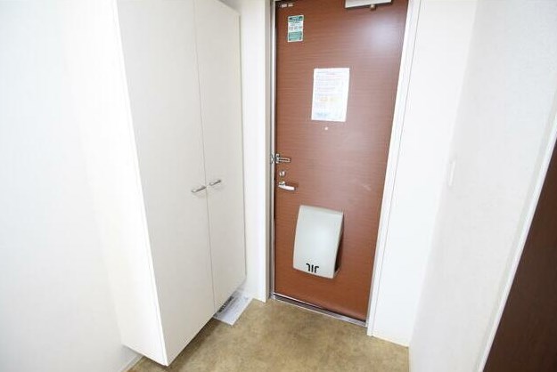 玄関　同一物件別部屋写真