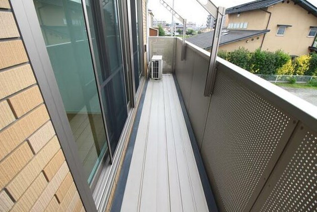 バルコニー　同一物件別部屋写真