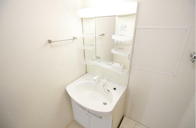 洗面設備　同一物件別部屋写真