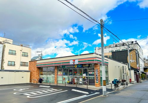 コンビニ　セブンイレブン 大阪東加賀屋3丁目店（コンビニ）まで153m