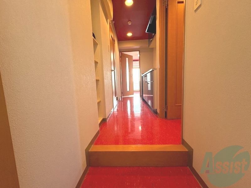 玄関　玄関が広いので開放感があり、靴も履きやすいです。