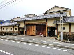 小学校　東近江市立五個荘小学校（小学校）まで347m