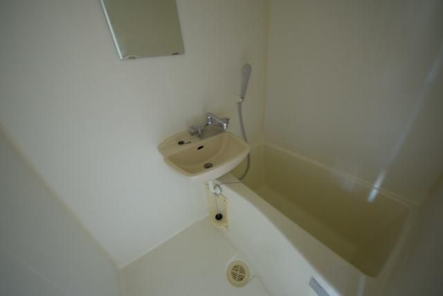 バス・シャワールーム　★バス・トイレ別です★