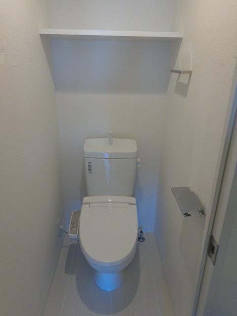 トイレ　洗浄便座付トイレです