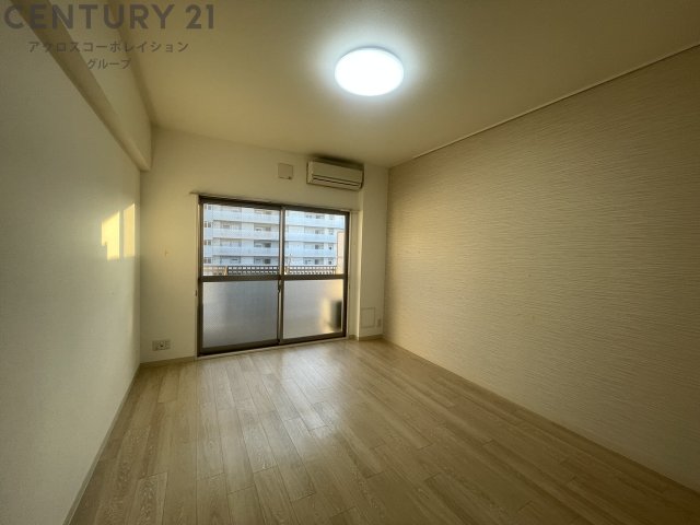 居室・リビング　南向きで日当たり良好なリビングです。