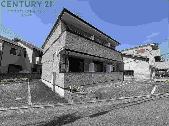 建物外観　敷地内に駐車場あります！