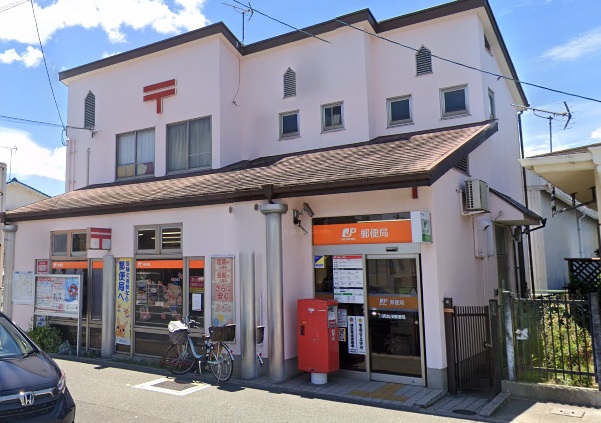 郵便局　川西加茂郵便局（郵便局）まで102m