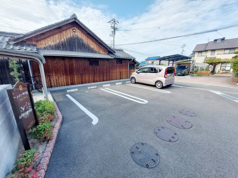 駐車場　駐車場