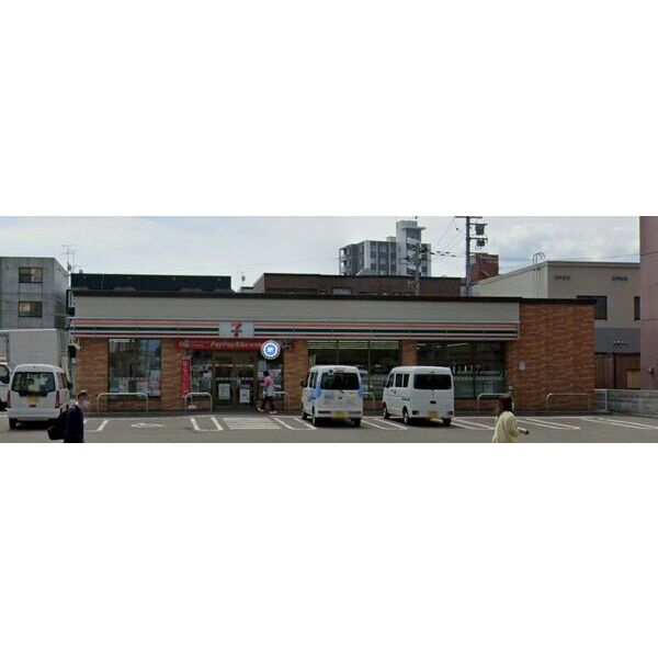 コンビニ　セブンイレブン札幌平岸3条店（コンビニ）まで345m