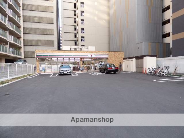 コンビニ　セブンイレブン（コンビニ）まで422m