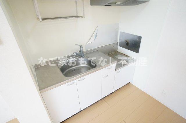 キッチン　※写真は別号室