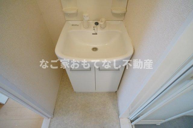 洗面設備　※写真は別号室