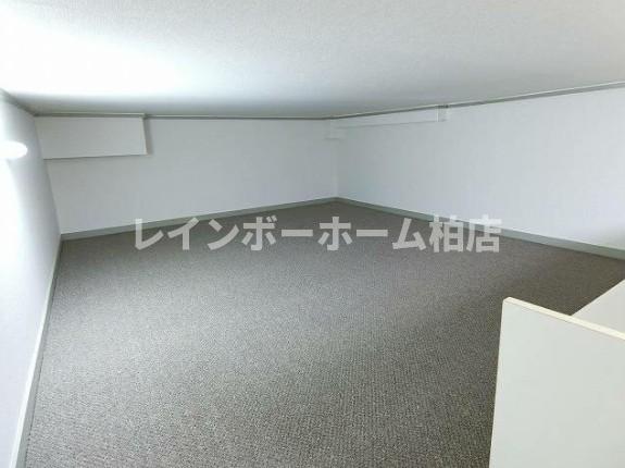 その他部屋・スペース　※別部屋反転タイプ写真。