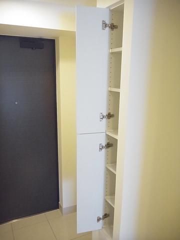 玄関　収納あり