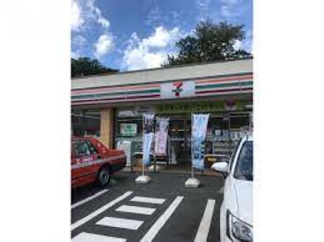 コンビニ　セブンイレブン練馬中村かしわ公園前店（コンビニ）まで620m