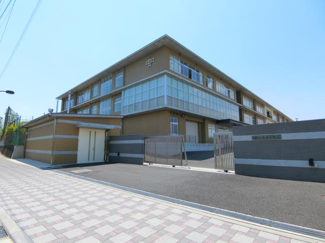 中学校　精華町立中学校精華中学校（中学校）まで247m
